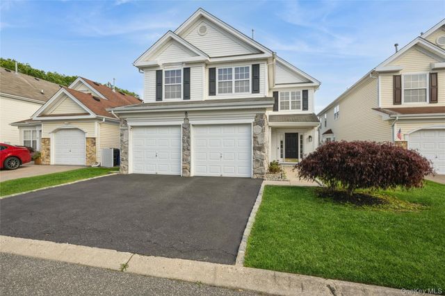 8 Jennifer Lane, Middle Island, NY 11953