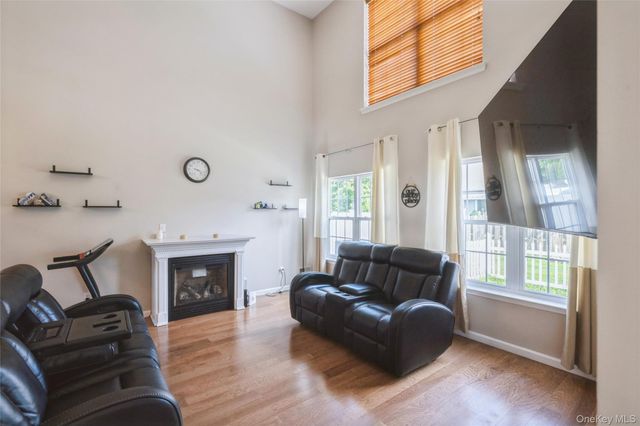 8 Jennifer Lane, Middle Island, NY 11953