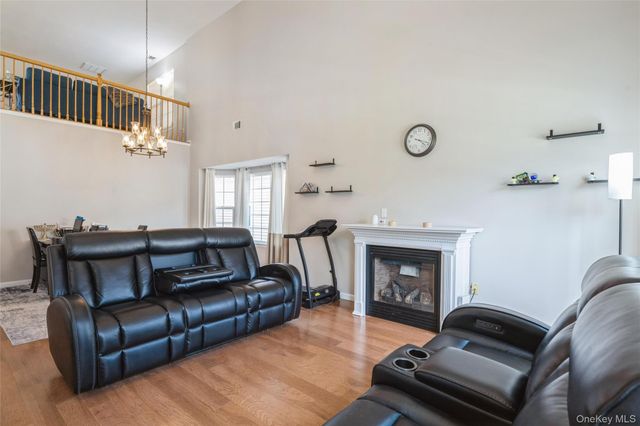 8 Jennifer Lane, Middle Island, NY 11953