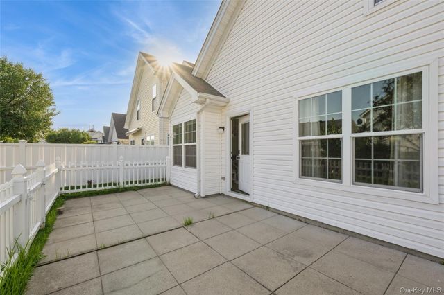 8 Jennifer Lane, Middle Island, NY 11953