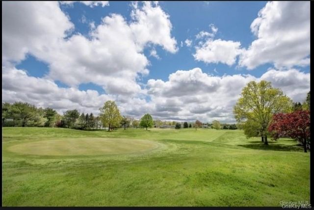 8 Jennifer Lane, Middle Island, NY 11953