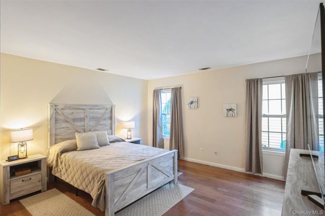 8 Jennifer Lane, Middle Island, NY 11953