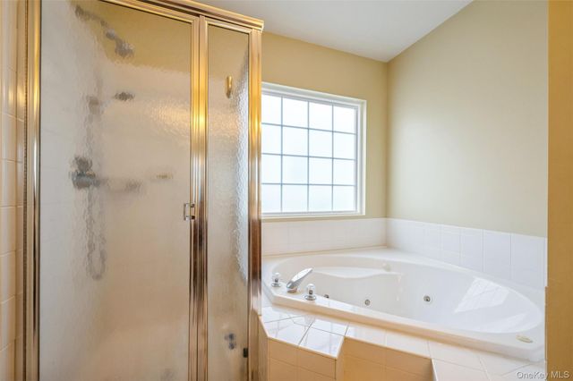 8 Jennifer Lane, Middle Island, NY 11953