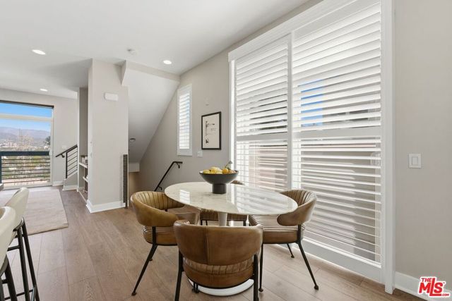 2753 Waverly Drive 806, Los Angeles, CA 90039