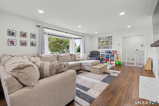 1 Sunset Drive, Danbury, CT 06810