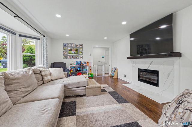 1 Sunset Drive, Danbury, CT 06810