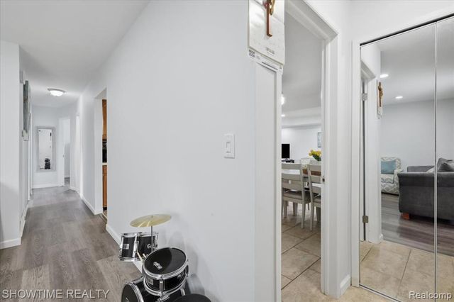 14706 Murthum Avenue, Warren, MI 48088