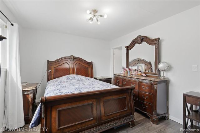 14706 Murthum Avenue, Warren, MI 48088