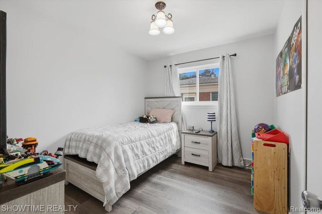 14706 Murthum Avenue, Warren, MI 48088