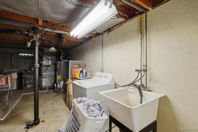 14706 Murthum Avenue, Warren, MI 48088
