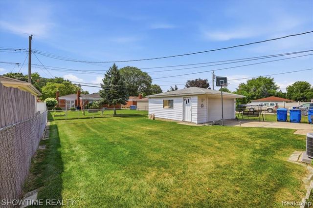 14706 Murthum Avenue, Warren, MI 48088