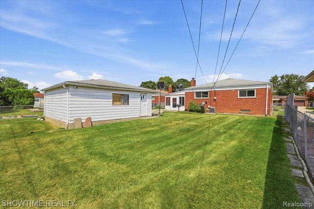 14706 Murthum Avenue, Warren, MI 48088