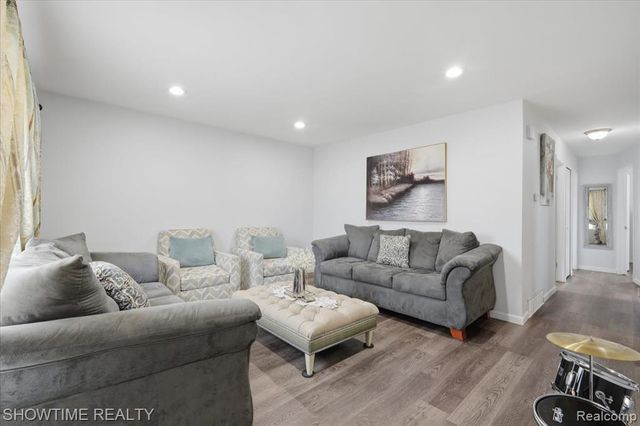 14706 Murthum Avenue, Warren, MI 48088