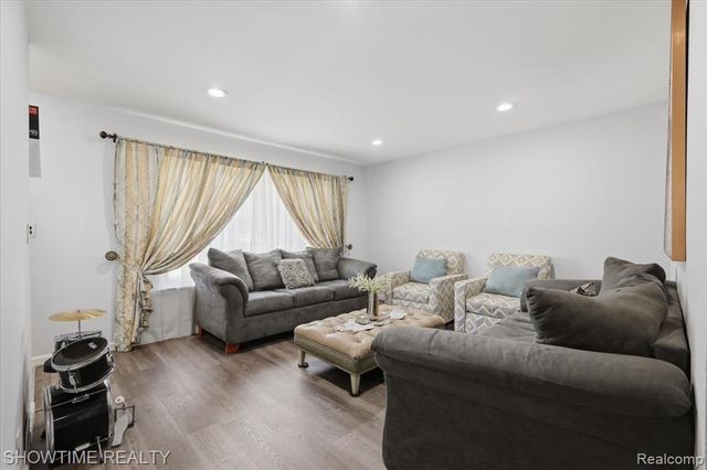 14706 Murthum Avenue, Warren, MI 48088