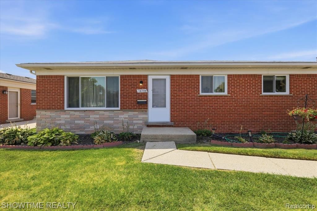 14706 Murthum Avenue, Warren, MI 48088