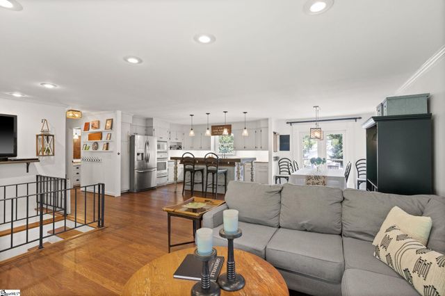 320 Altamont Road, Greenville, SC 29609