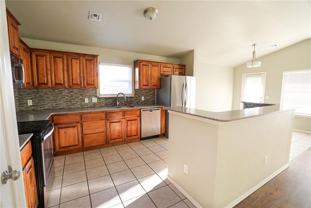 18109 Montoro Way, Edmond, OK 73012