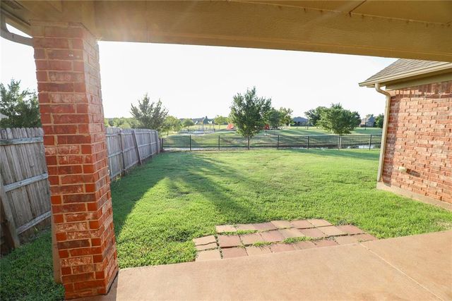 18109 Montoro Way, Edmond, OK 73012