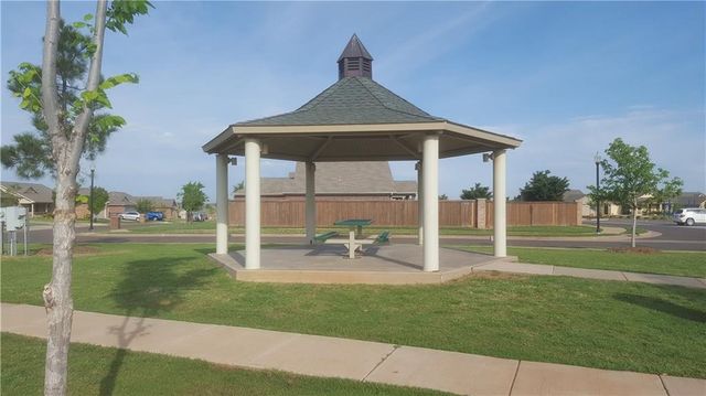 18109 Montoro Way, Edmond, OK 73012