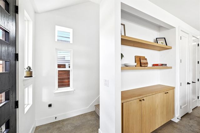 1704 E 13th ST B, Austin, TX 78702