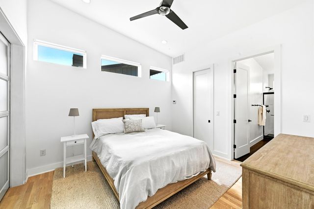 1704 E 13th ST B, Austin, TX 78702
