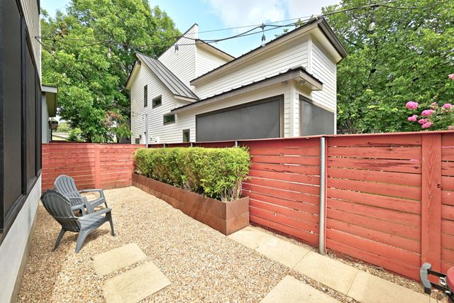 1704 E 13th ST B, Austin, TX 78702