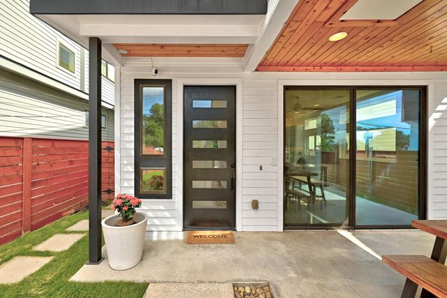 1704 E 13th ST B, Austin, TX 78702
