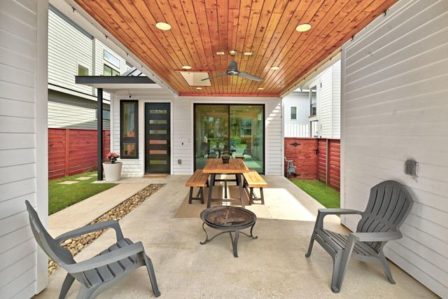1704 E 13th ST B, Austin, TX 78702