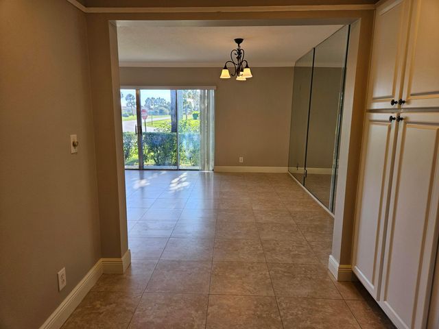 2886 E Fernley Dr Drive E 1, West Palm Beach, FL 33415