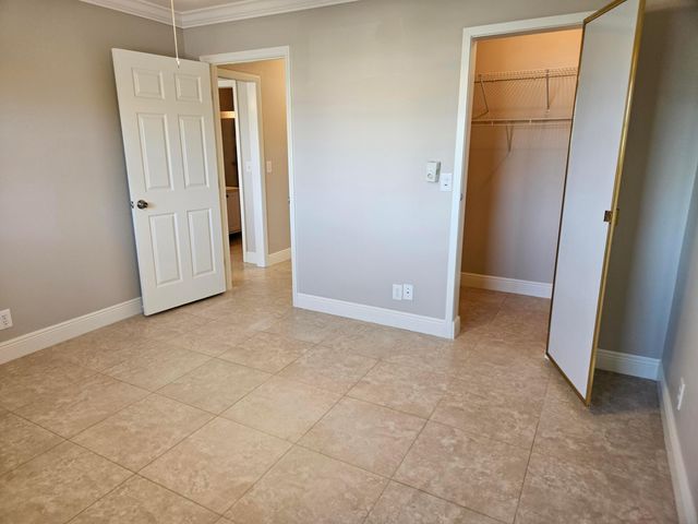 2886 E Fernley Dr Drive E 1, West Palm Beach, FL 33415