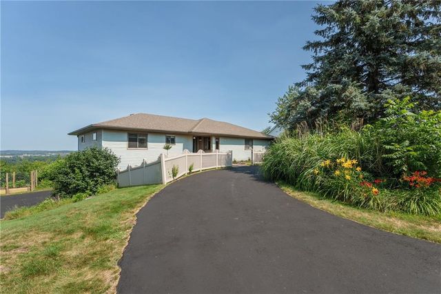 205 Skyline Drive, Eau Claire, WI 54703