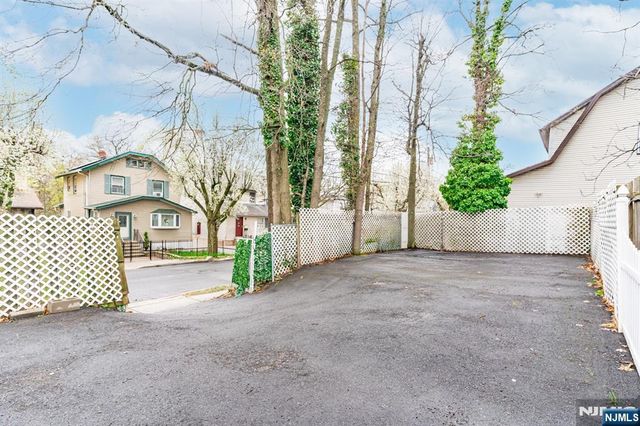 788 Lyons Avenue, Irvington, NJ 07111