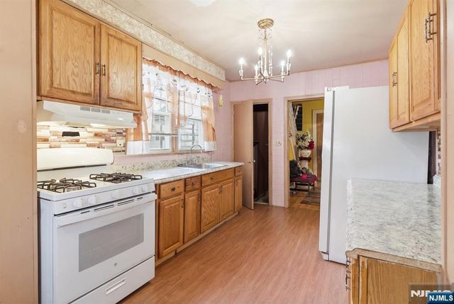 788 Lyons Avenue, Irvington, NJ 07111