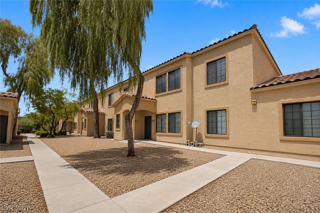 2101 Hussium Hills Street 207, Las Vegas, NV 89108