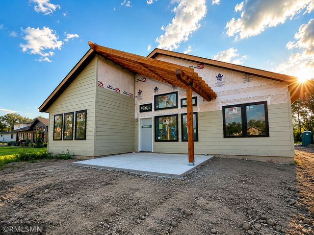 14633 Virginia Avenue S, Savage, MN 55378