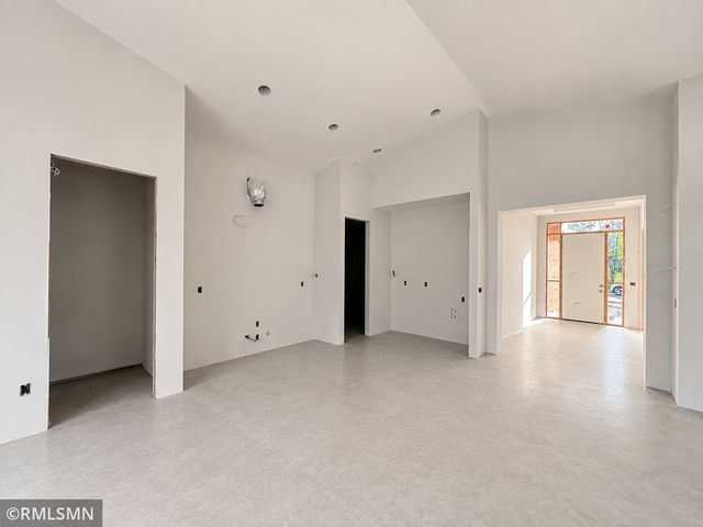 14633 Virginia Avenue S, Savage, MN 55378