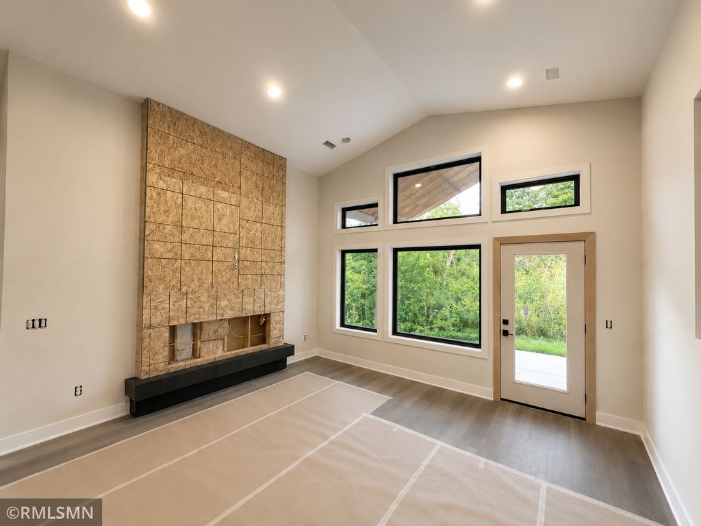 14633 Virginia Avenue S, Savage, MN 55378 — photo 4