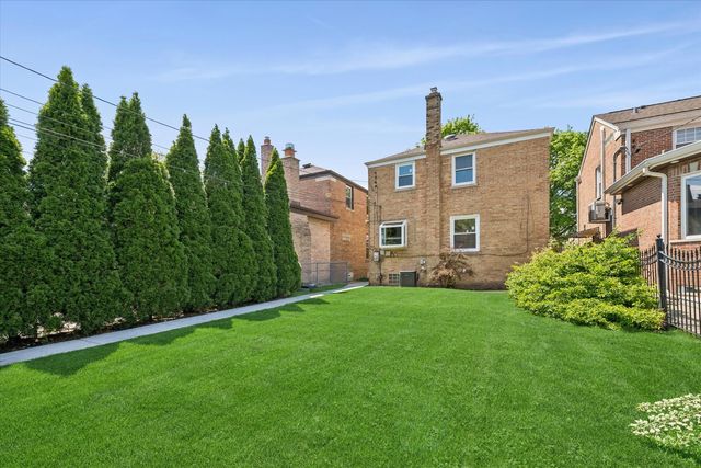 4135 N Pontiac Avenue, Chicago, IL 60634