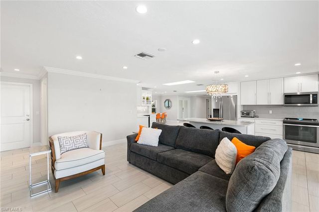 206 Dan River CT, Marco Island, FL 34145