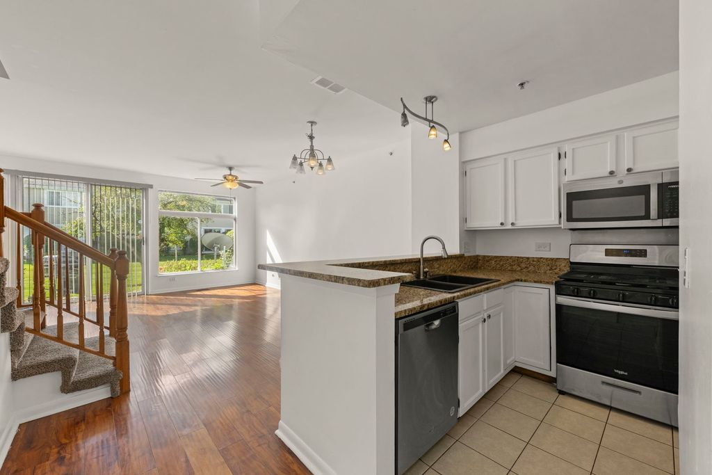1165 E Cambria Lane S, Lombard, IL 60148 — photo 5