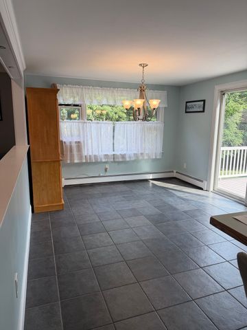 2 Howard Ln, Lakeville, MA 02347