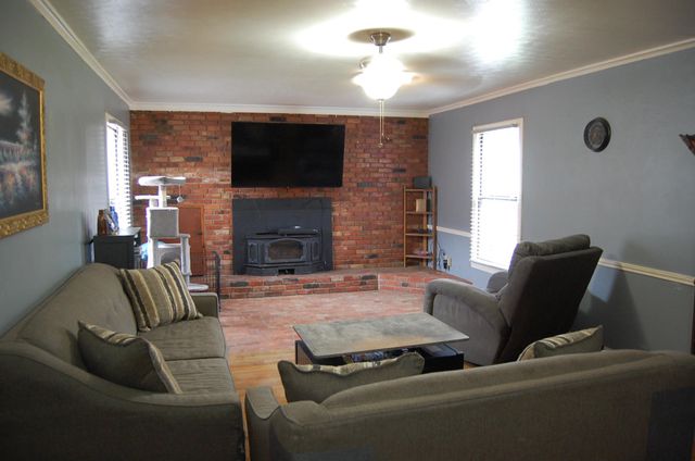 718 North Street, Gilmer, TX 75644