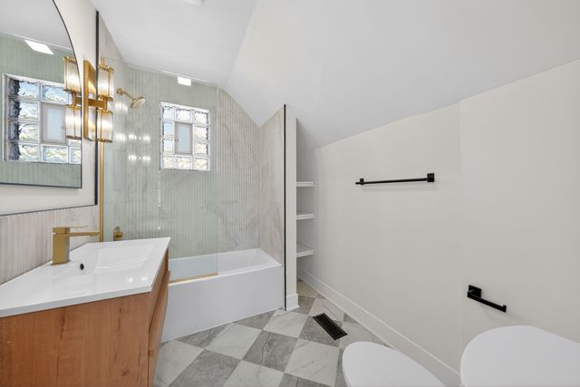 716 S 7th Avenue, Maywood, IL 60153
