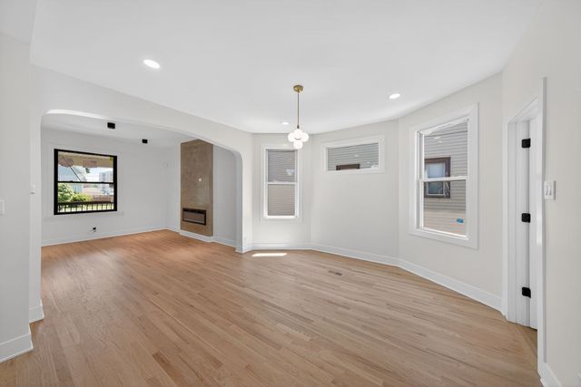 716 S 7th Avenue, Maywood, IL 60153