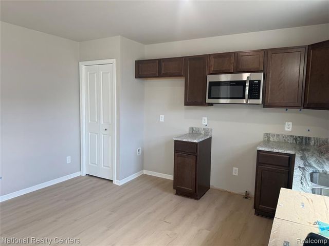 15185 Hanover Avenue, Allen Park, MI 48101