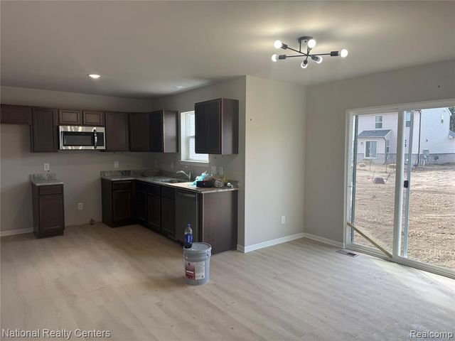 15185 Hanover Avenue, Allen Park, MI 48101