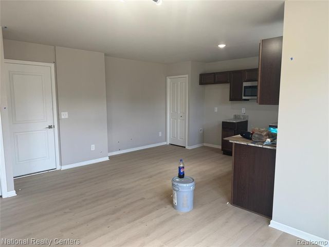 15185 Hanover Avenue, Allen Park, MI 48101