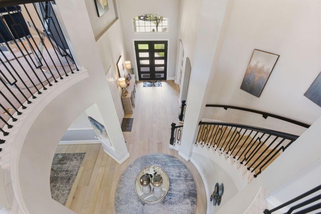 206 Bronze View Drive, Montgomery, TX 77316