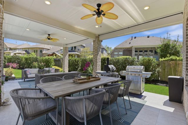 206 Bronze View Drive, Montgomery, TX 77316