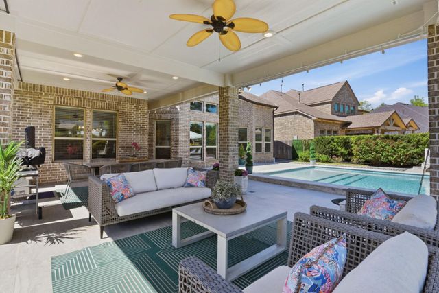 206 Bronze View Drive, Montgomery, TX 77316